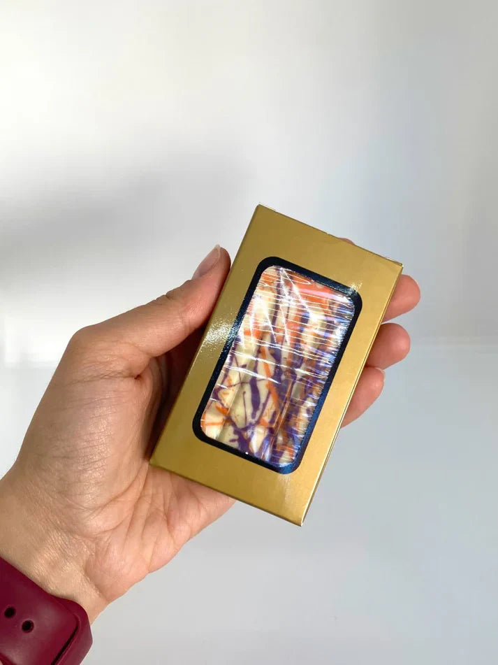 White Dubai Chocolate With Mango and Passion Fruit Filling 75g